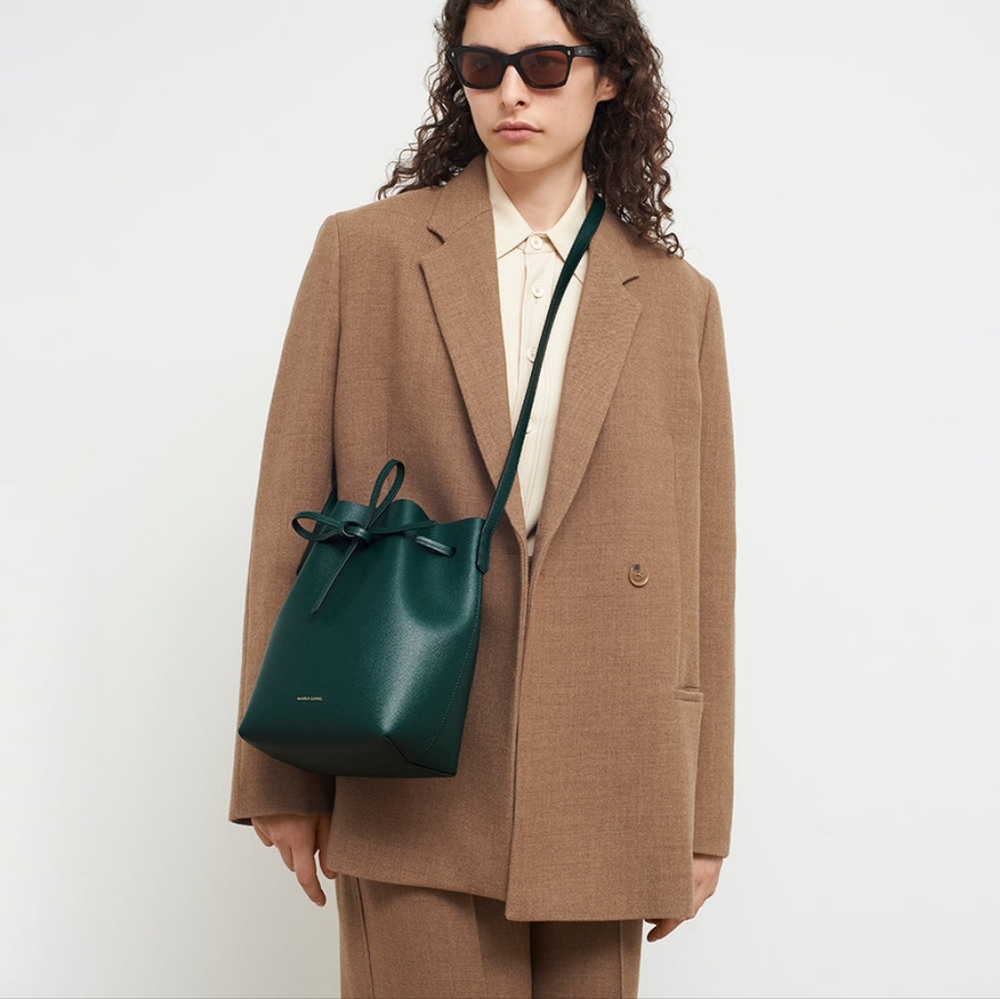 Mini bucket bag in Pine